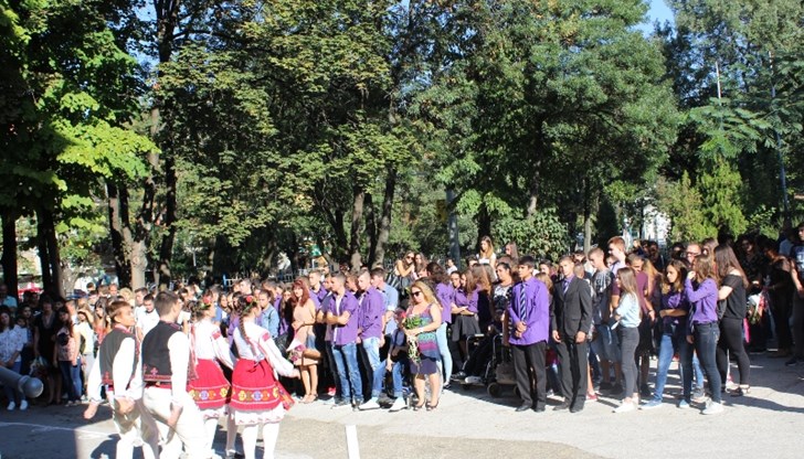 Областният управител на Русе приветства преподавателите и учениците