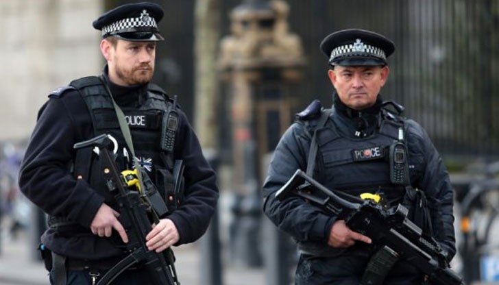 Петима души са наръгани, единият е в тежко състояние