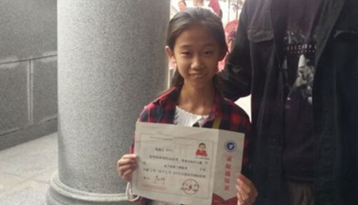 С обучението на малкото вундеркиндче се захванали родителите му