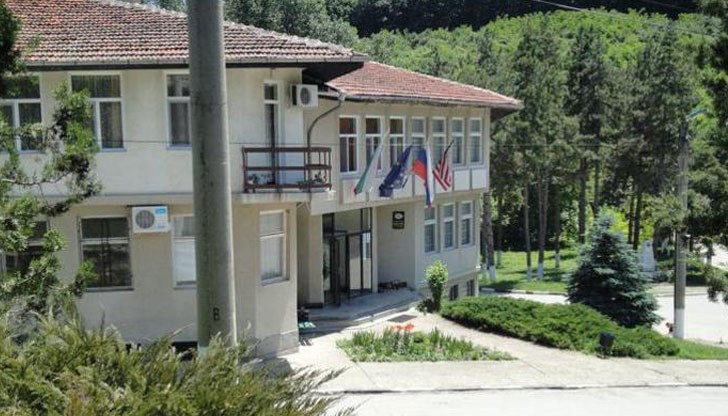 Кулминацията ще е концертът с участието на фолк певицата Райна и шоумена Краси Радков Кулминацията ще е концертът с участието на фолк певицата Райна и шоумена Краси Радков