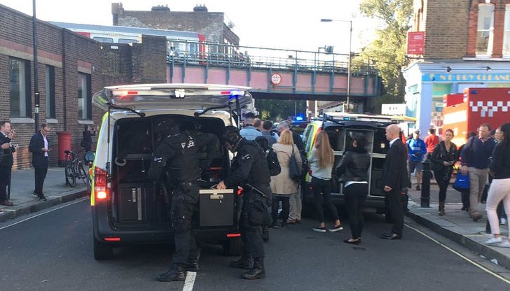 Очевидката разказа, че във вагона е настъпила паника.