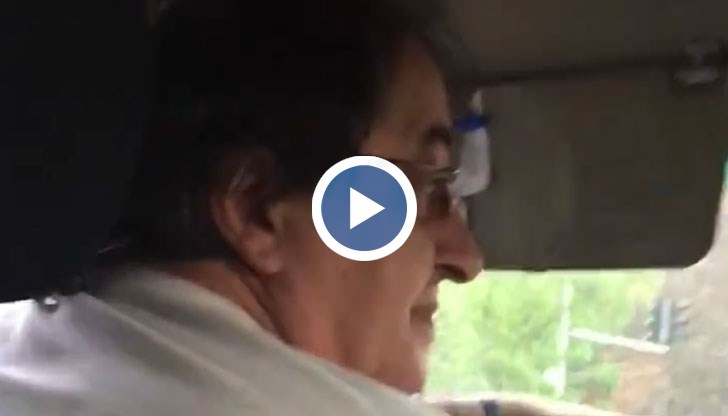 Шофьорът потегля ми търси сметка аз с какъв акъл съм била