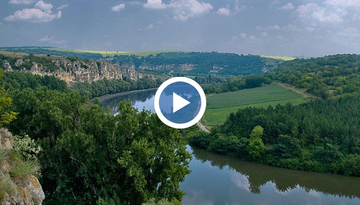 Маршрутът е от село Красен до скалния манастир "Св. Димитър Басарбовски"