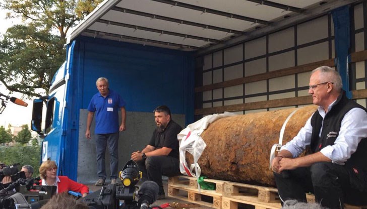 Обезвредиха голямата британска бомба, открита в германския град Франкфурт Обезвредиха голямата британска бомба, открита в германския град Франкфурт