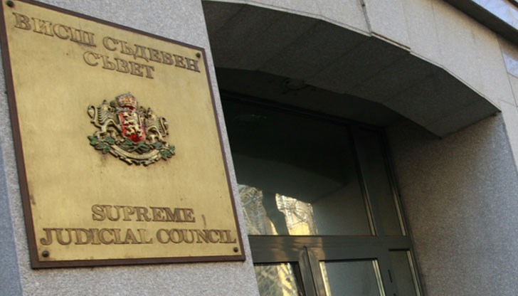 Увеличението е със 7% и влиза в сила със задна дата - от 1 септември Увеличението е със 7% и влиза в сила със задна дата - от 1 септември