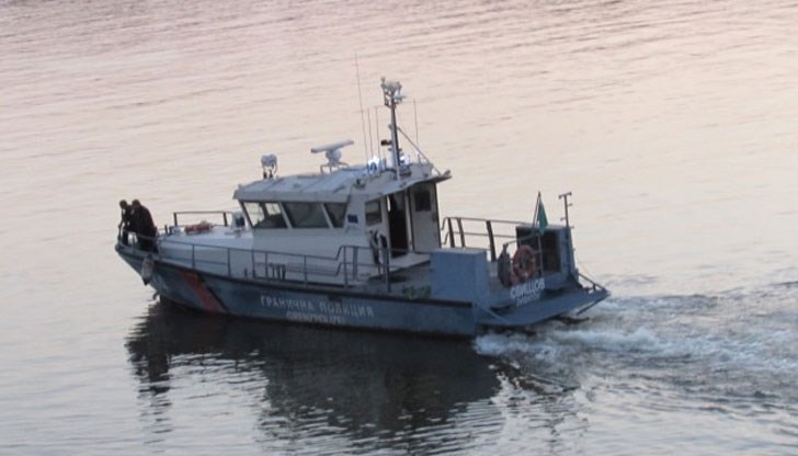 Катер на Гранична полиция го издирва