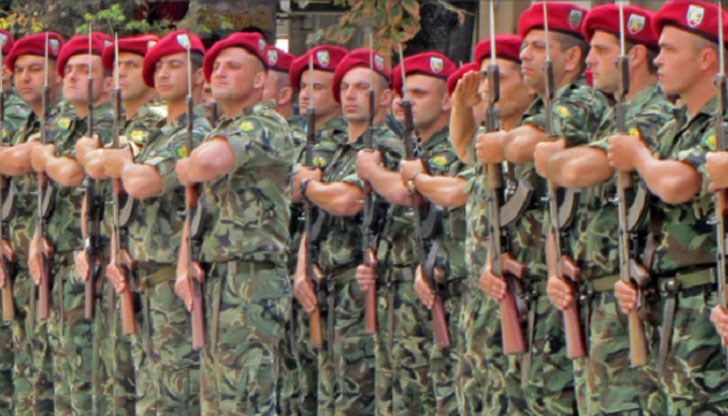 От 1 януари 2018 година военните ще получават по-високи заплати От 1 януари 2018 година военните ще получават по-високи заплати