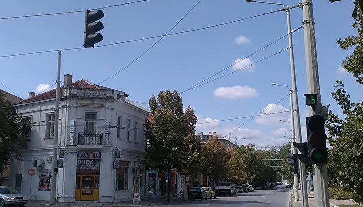 Шофьорите нямат видимост и масово преминават на червено