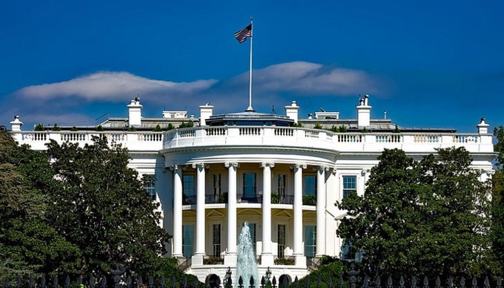 Схващането, че сме обявили война на Северна Корея, е абсурдно, заяви говорителят на белия дом Сара Сандърс пред журналисти в отговор на поредната словесна престрелка между КНДР и САЩ Схващането, че сме обявили война на Северна Корея, е абсурдно, заяви говорителят на белия дом Сара Сандърс пред журналисти в отговор на поредната словесна престрелка между КНДР и САЩ