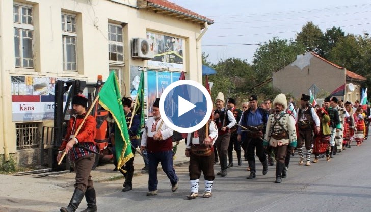 Десетки хора станаха свидетели на подготовката за Априлското въстание, докоснаха се до автентични оръжия и опитаха от войнишката храна