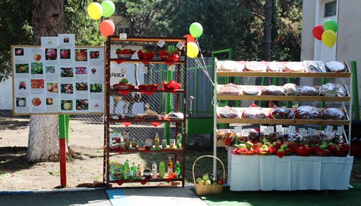 Двайсет и шест сорта ябълки бяха показани на празника на ябълката