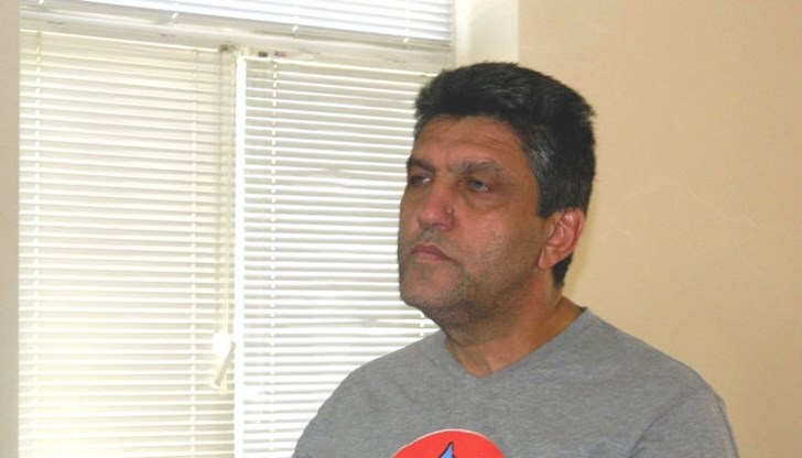 Възпитателят от Дулово снимал със скрита камера ученички в тоалетната на дома си Възпитателят от Дулово снимал със скрита камера ученички в тоалетната на дома си