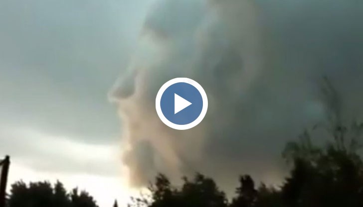 Необичайното видео беше заснето от жители на Флорида
