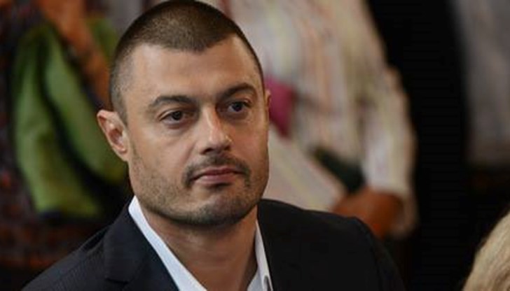 Борисов е виден страхливец. Особено го е страх от мъже с големи топки