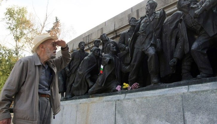 За мнозина тази дата е свързана с коренна промяна За мнозина тази дата е свързана с коренна промяна