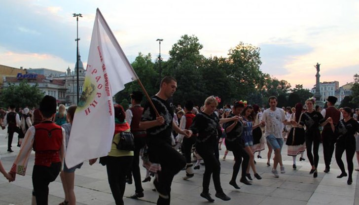 Така танцовата школа открива новия си творчески сезон