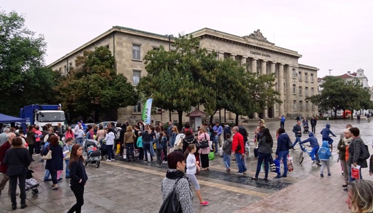 Русе събра най многот хартия в кампанията „Стара хартия за нова книга“ Русе събра най многот хартия в кампанията „Стара хартия за нова книга“