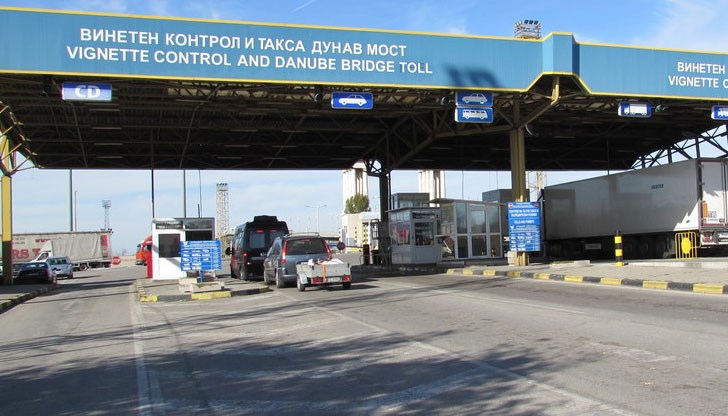 2 км колона от товарни автомобили има на ГКПП "Дунав мост 2"