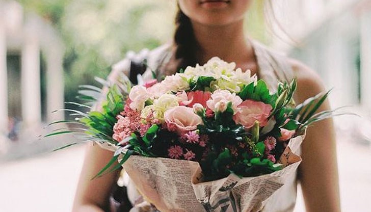 Всички знаем, че преди всеки голям празник цената на букетите се вдига Всички знаем, че преди всеки голям празник цената на букетите се вдига