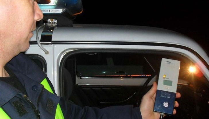 35-годишният шофьор е карал "Опел Зафира"