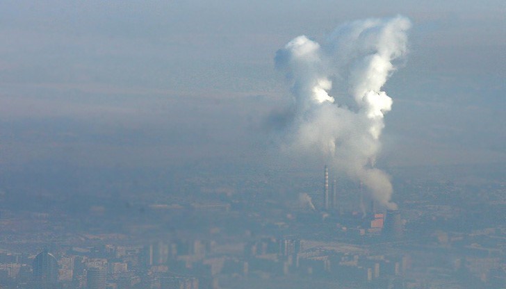 Усеща се изключително остра, задушлива и непоносима миризма на изгорял бакелит и други химически субстанции Усеща се изключително остра, задушлива и непоносима миризма на изгорял бакелит и други химически субстанции