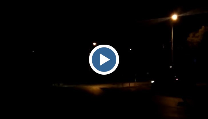 Натоварена улица в центъра  е без осветление вече седмица