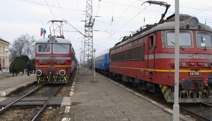 БДЖ пуска предварителна продажба на билети за почивните дни около празника за удобство на клиентите