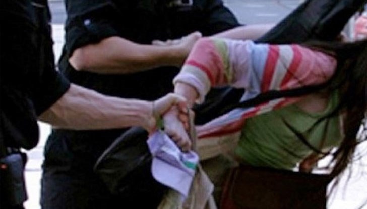 Те са били задържани след като са обрали полски гражданин в парк / Снимката е илюстративна