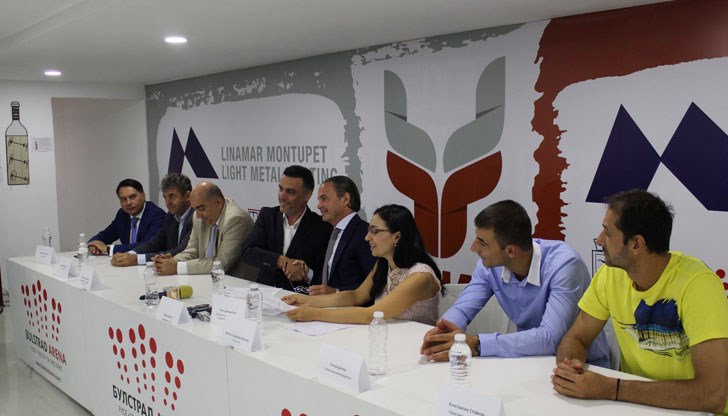 Целта е догодина отборът за играе в „А“-група след тази мощна подкрепа Целта е догодина отборът за играе в „А“-група след тази мощна подкрепа