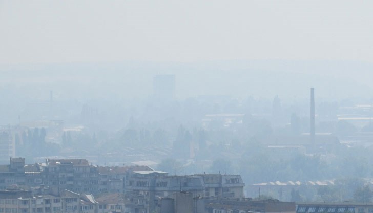 Миризма на бакелит се усещаше в обширни райони на града