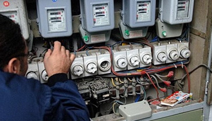 Министерството на енергетиката започва проверки в трите електроразпределителни предприятия