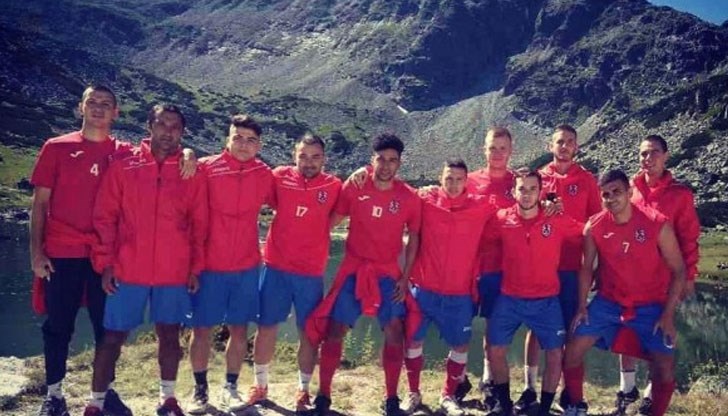 Нетрадиционна подготовка правят в Сокол Марково за мача срещу Дунав Нетрадиционна подготовка правят в Сокол Марково за мача срещу Дунав