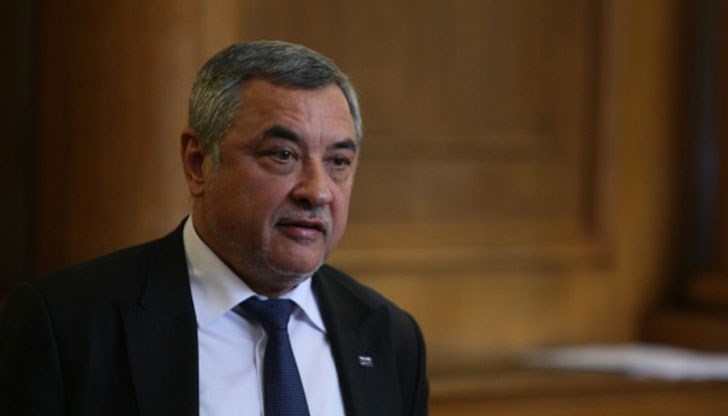 Ще внесем законопроект за забрана на всички преместваеми обекти по плажовете Ще внесем законопроект за забрана на всички преместваеми обекти по плажовете