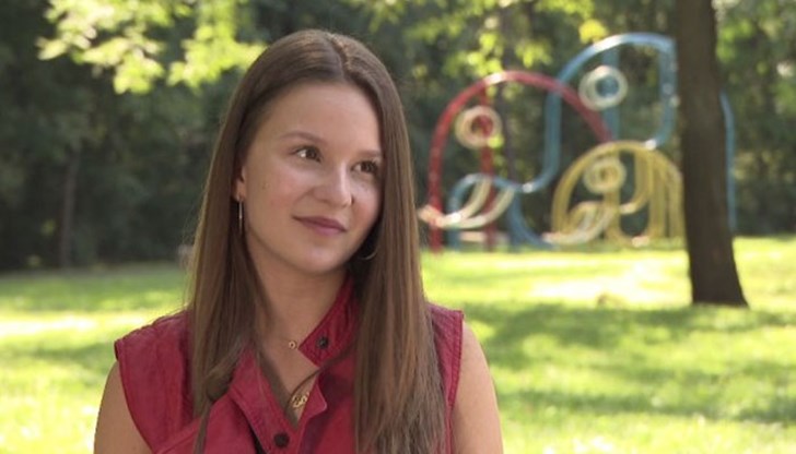 Зори дойде в България, за да заснеме клип към новата си песен