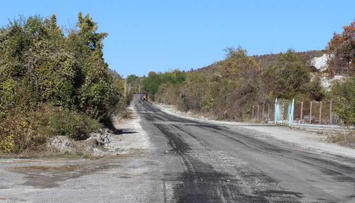 Обновяването на отсечката ще улесни достъпа до град Тетевен и целия район