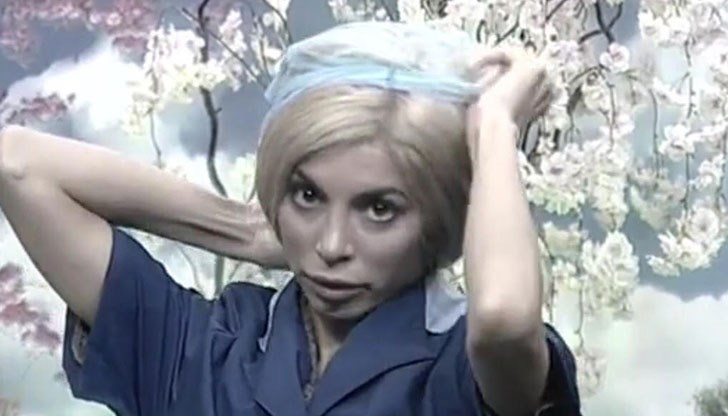 Дизайнерката имаше не леката задача за един ден, сама да излъска най-известната къща в държавата