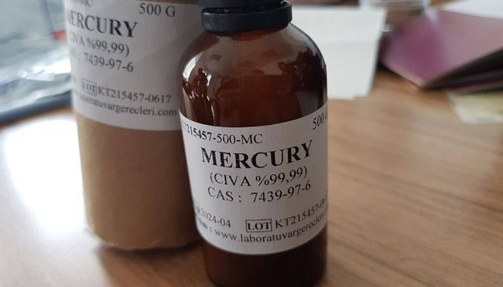 Токсичното вещество е открито в дамска чанта на 44-годишна жена, пътуваща в лек автомобил с българска регистрация от Турция за България