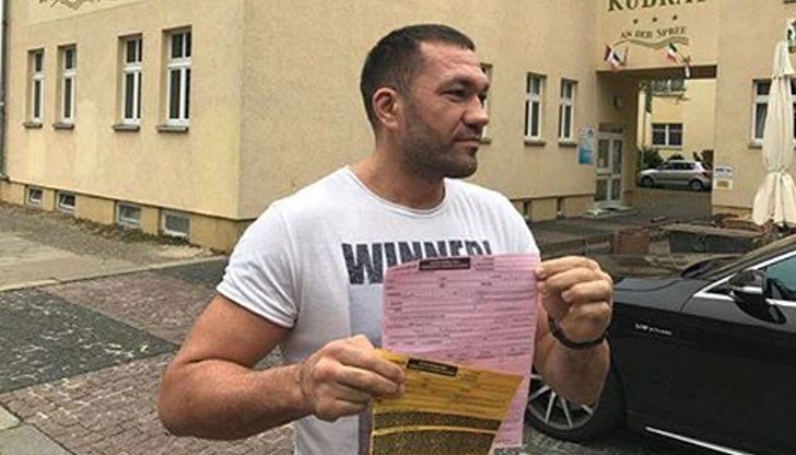 Българинът е в германската столица, където се готви усилено за предстоящия мач срещу Антъни Джошуа