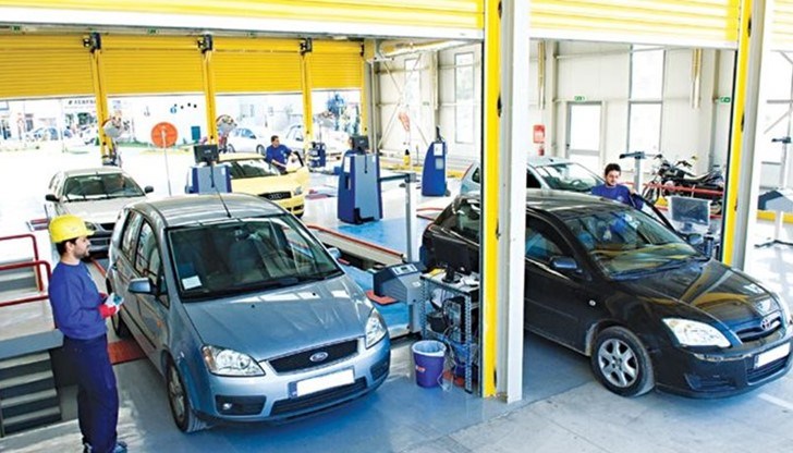 Всички български шофьори ще могат напълно безплатно да проверят състоянието, светлините и гумите на колите си преди началото на зимния сезон Всички български шофьори ще могат напълно безплатно да проверят състоянието, светлините и гумите на колите си преди началото на зимния сезон