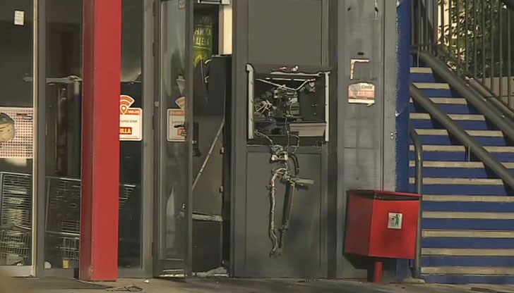 По неофициална информация са откраднати около 50 хиляди лева