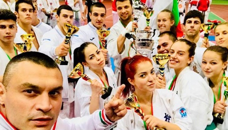 Това е вторият им голям успех в рамките на един месец Това е вторият им голям успех в рамките на един месец