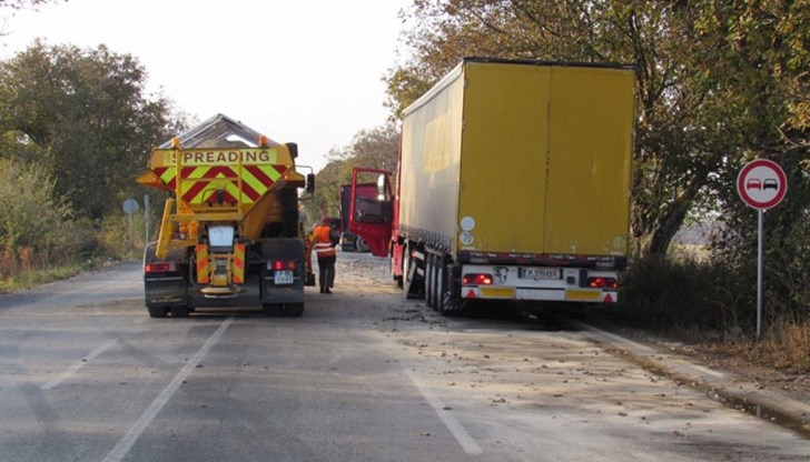 Тя е била зад волана на служебен автомобил „Хонда“, собственост на Държавен фонд „Земеделие“