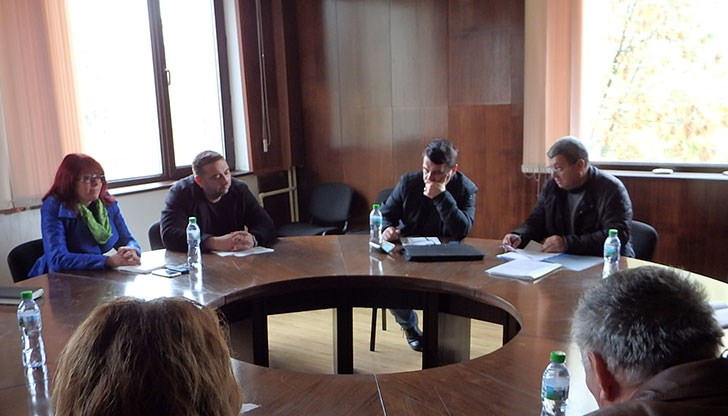 Повече от 150 фиша и 20 акта са издали полицаи на нередовни шофьори Повече от 150 фиша и 20 акта са издали полицаи на нередовни шофьори