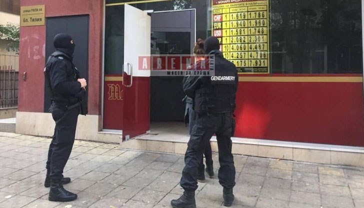 Специални полицейски части влязоха в русенска заложна къща и кафене на един собственик