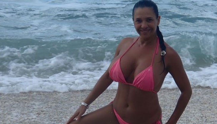 Става въпрос за "Playboy Enterprises" - компания на Хефнър, базирана в Бевърли Хилс, Калифорния