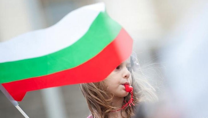 Или близо 3 % от децата, родени в България, напускат всяка година страната