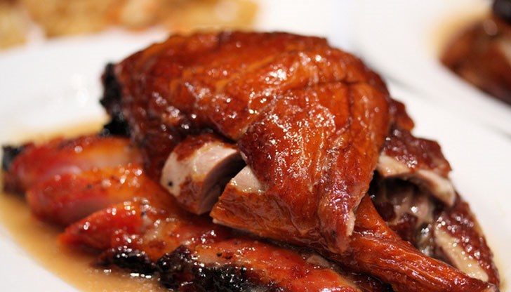 Компанията има желание да договори доставки на продукция за фирмената верига