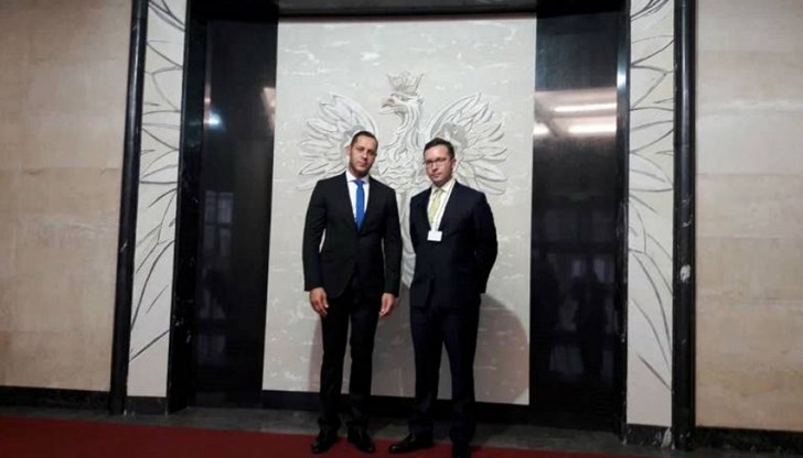 Това става след покана от заместник-министъра на икономиката Александър Манолев Това става след покана от заместник-министъра на икономиката Александър Манолев