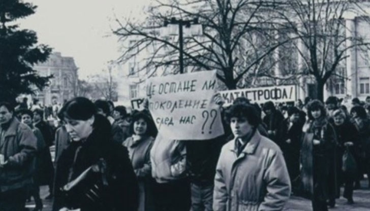 Организаторки на първите протести са Цонка Букурова, Дора Бобева, Вяра Георгиева, Стефка Монова, Евгения Желева и Албена Велкова