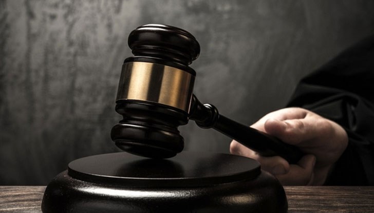 Възрастният мъж се държал непристойно на публично място Възрастният мъж се държал непристойно на публично място